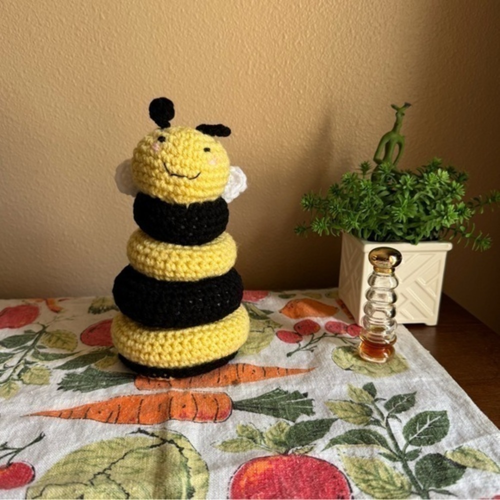 Crocheted bee stacking toy